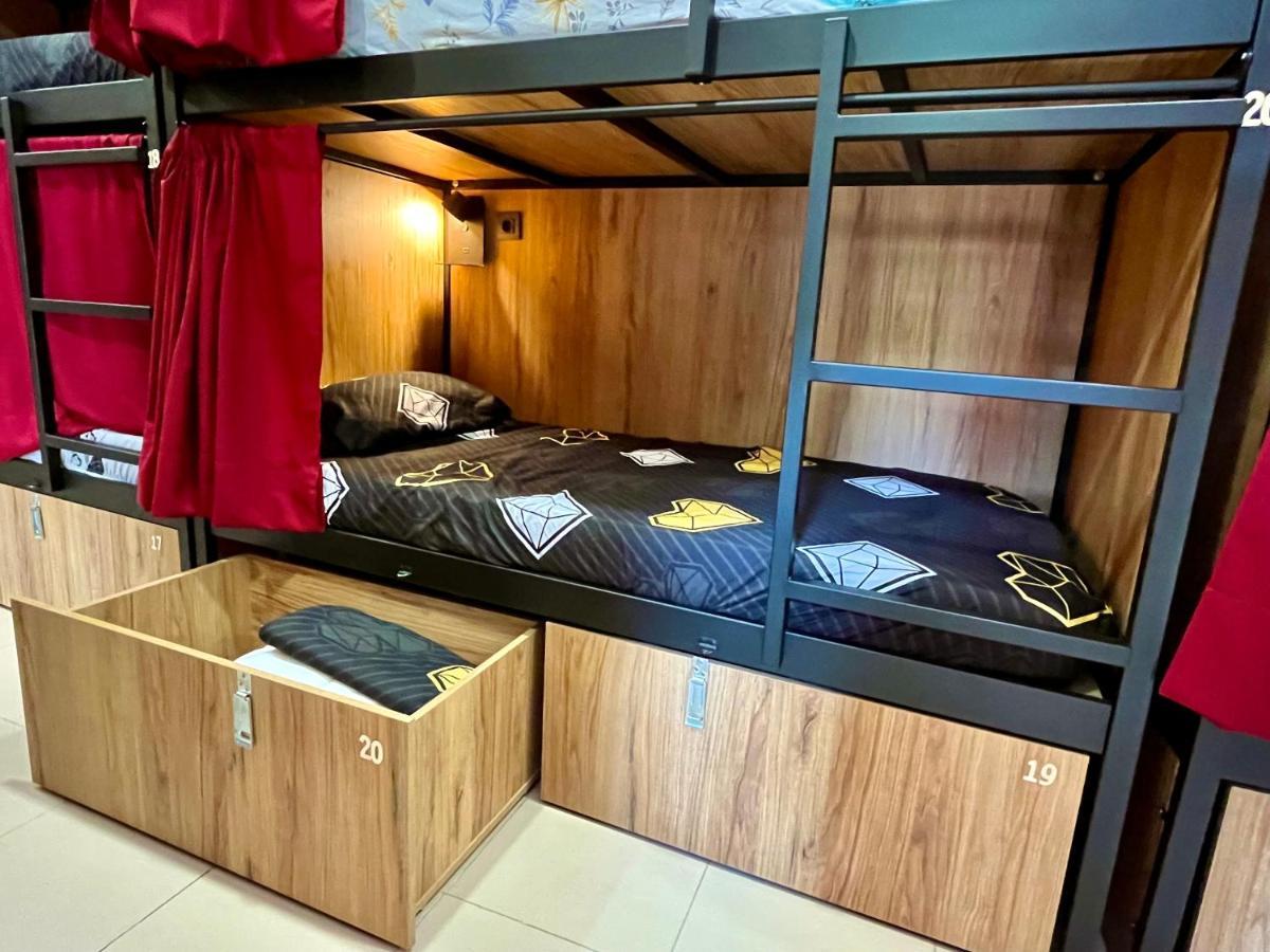 Velvet Hostel Madrid Kültér fotó