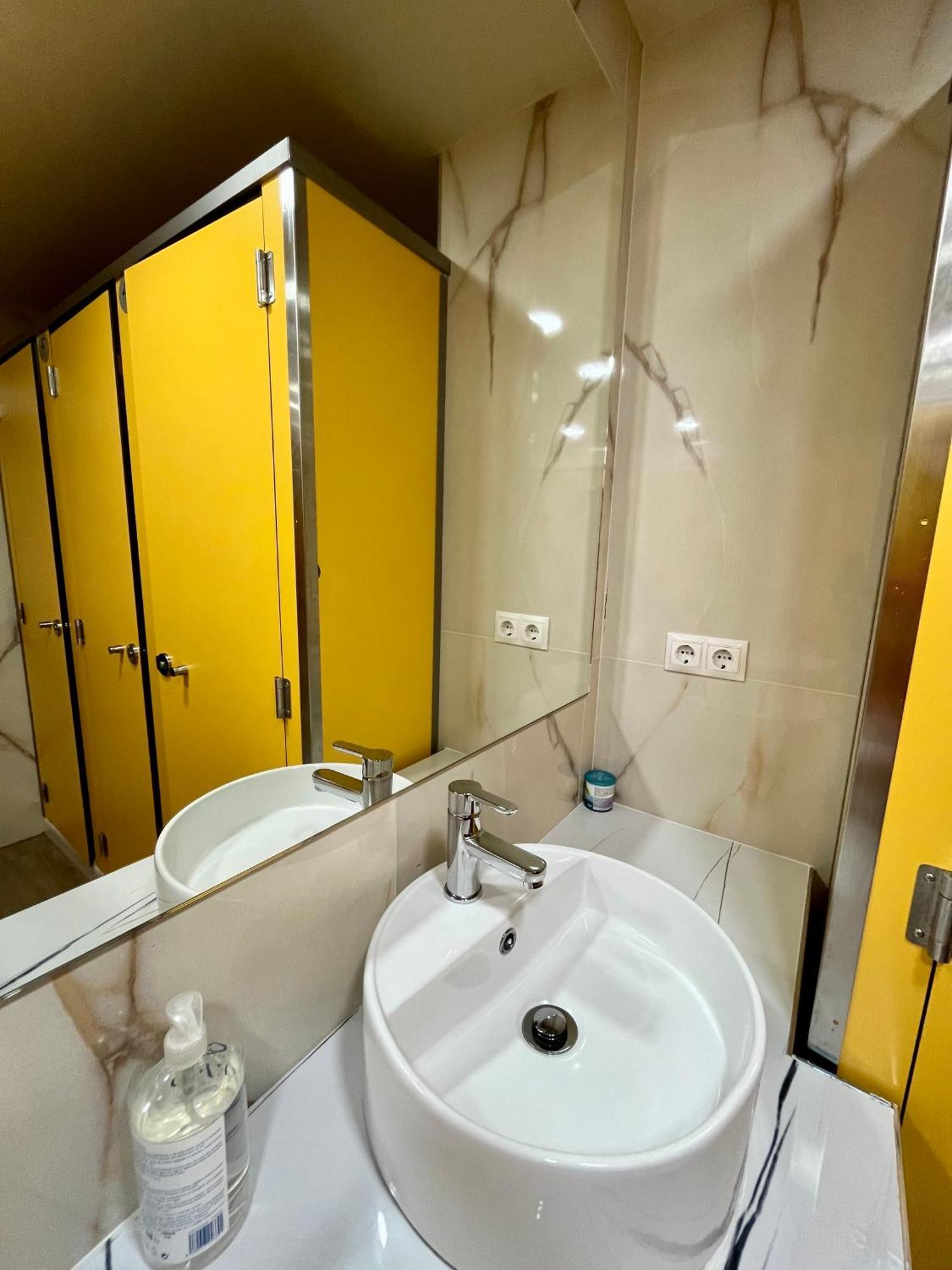 Velvet Hostel Madrid Kültér fotó
